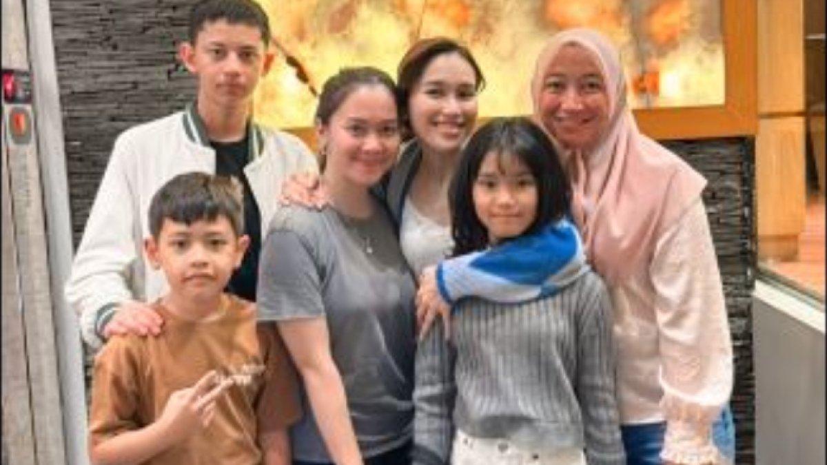 Ayu Ting Ting bersama calon adik iparnya