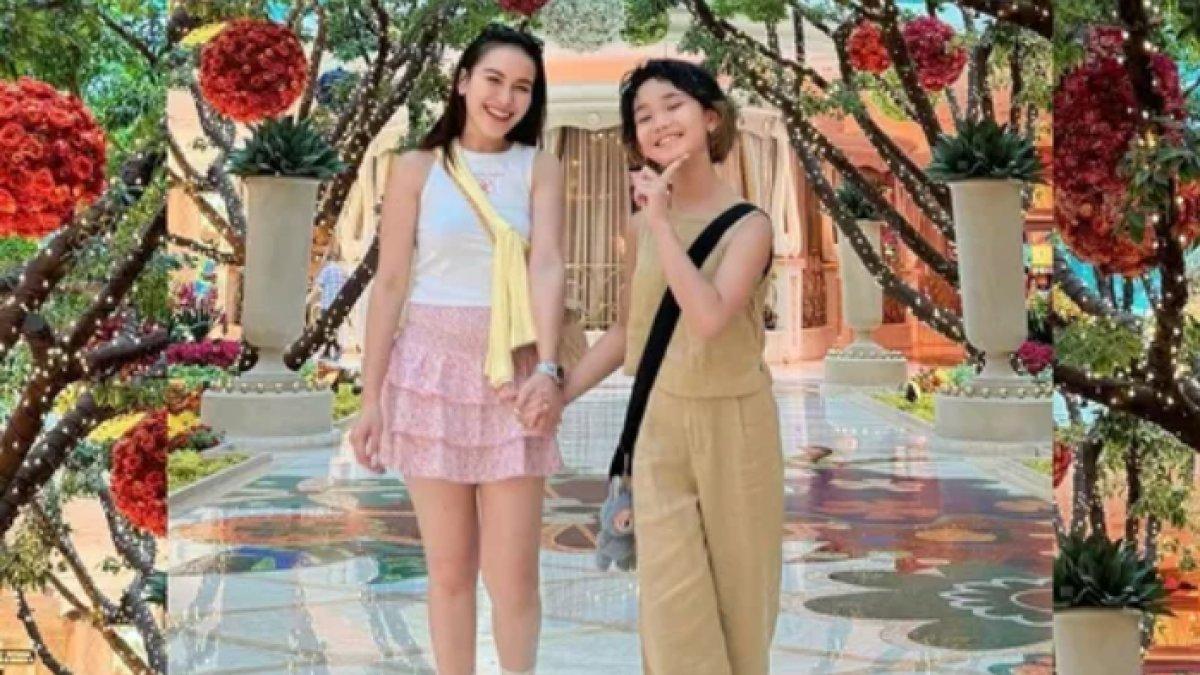 Ayu Ting Ting dan Bilqis bak bestie saat berpose bersama