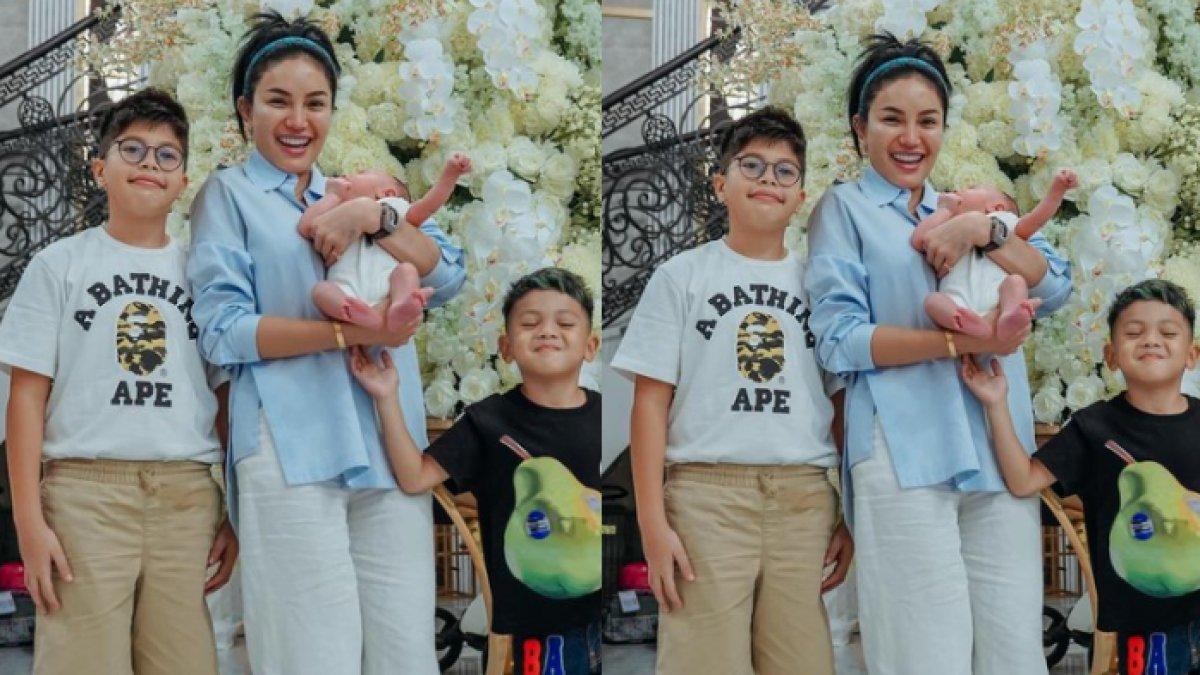 Azka dan Arkana ikut sambut si bayi