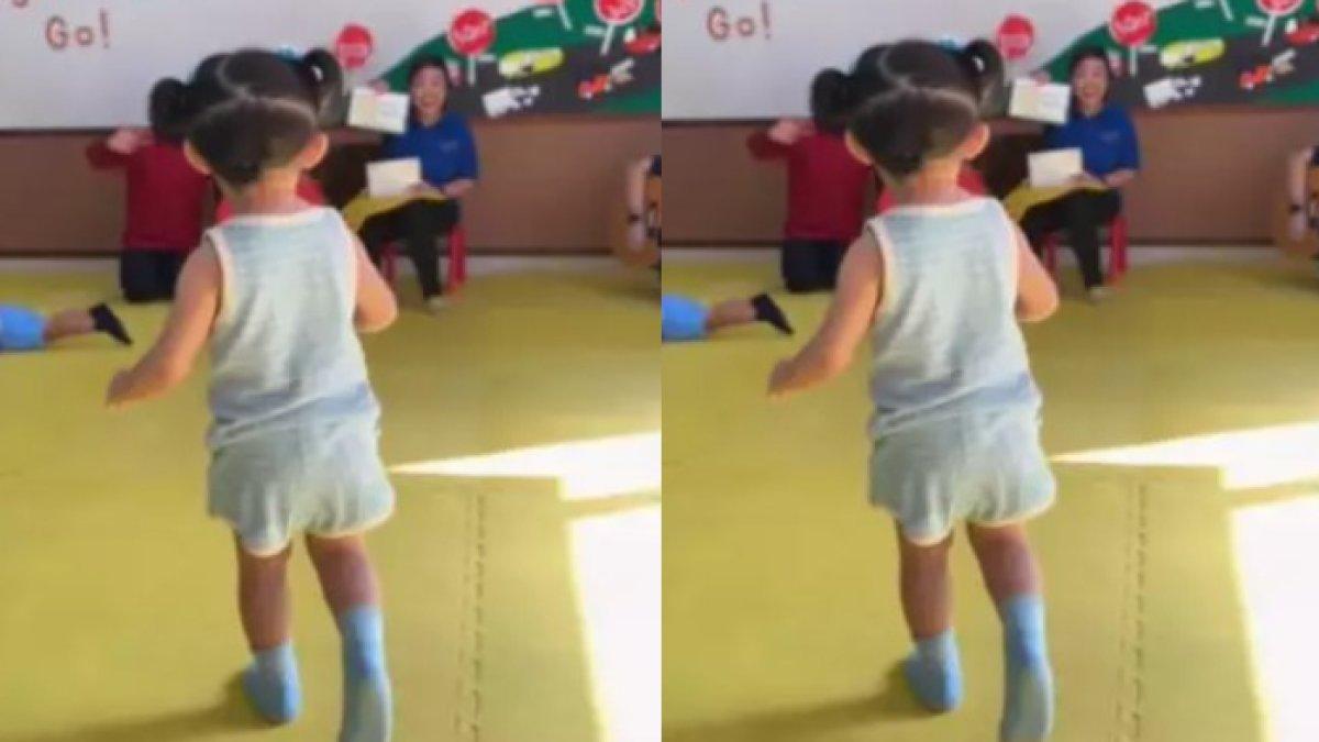 Baby Guzel saat masuk sekolah