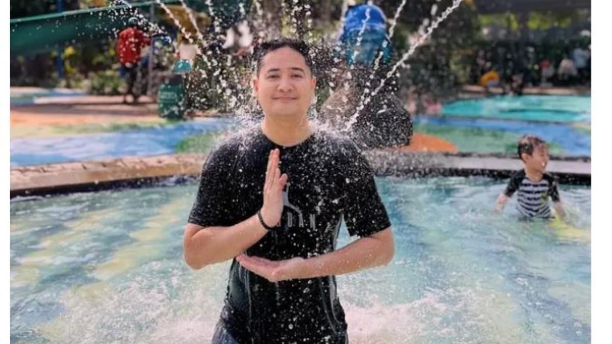 KABAR FERRY DI SINETRON LUV - Bagi yang pernah tumbuh besar bersama cerita LUV, kisah hidup Reza Mahendra mungkin membawa rasa haru dan bahagia tersendiri. 