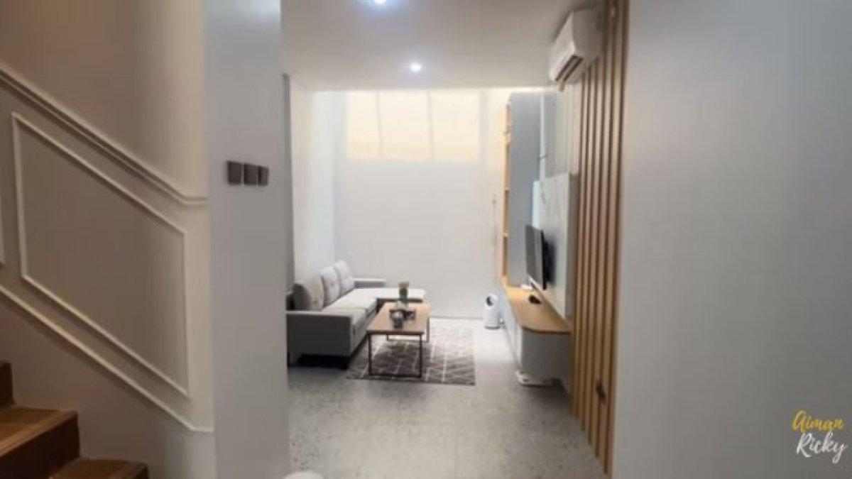 Bagian dalam rumah Soraya Rasyid berdesain minimalis