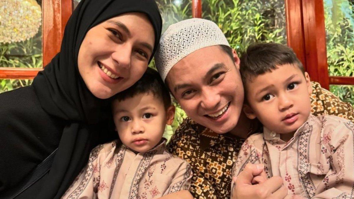 Keluarga kecil Baim Wong dan Paula Verhoeven 