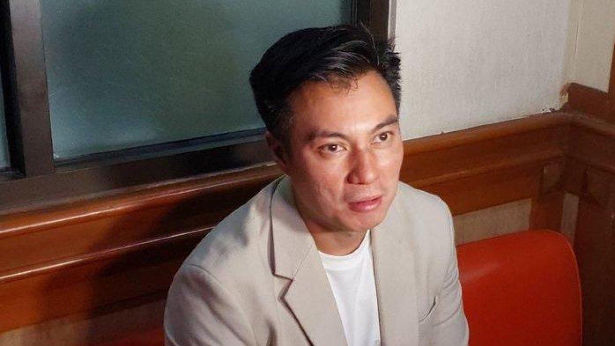 Baim Wong usai menghadiri lanjutan sidang cerai di PA Jaksel, Rabu (4/12/2024).