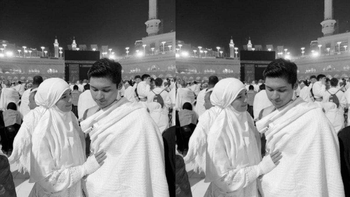 Beby Tsabina berpose pandangi Rizki Natakusumah di depan Kabah, bikin adem.