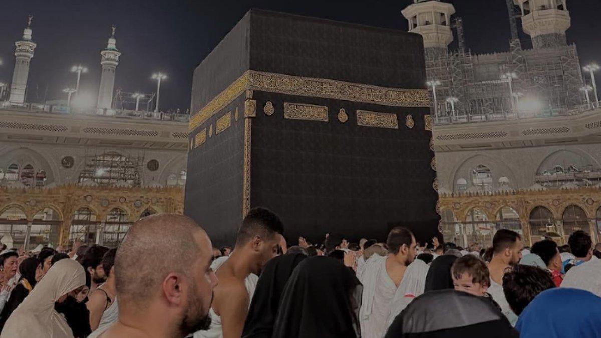 Beby Tsabina dan Rizki Natakusumah jalani ibadah umrah