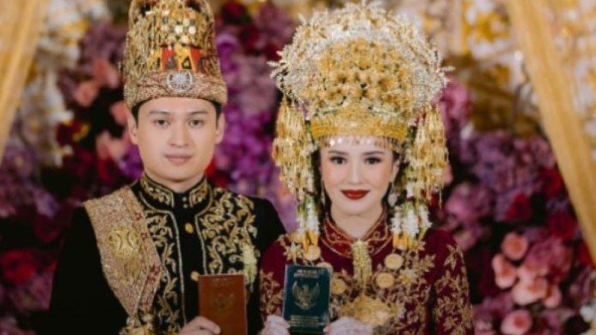 Beby Tsabina resmi menikah dengan Rikzi Natakusumah