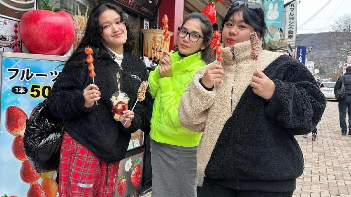 Bikin bangga, Amel dan Syafa sama-sama kuliah di kampus ternama