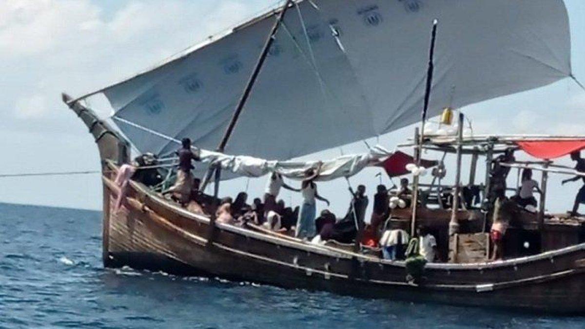 Boat papan para pengungsi Rohingya, di perairan wilayah Bireuen.