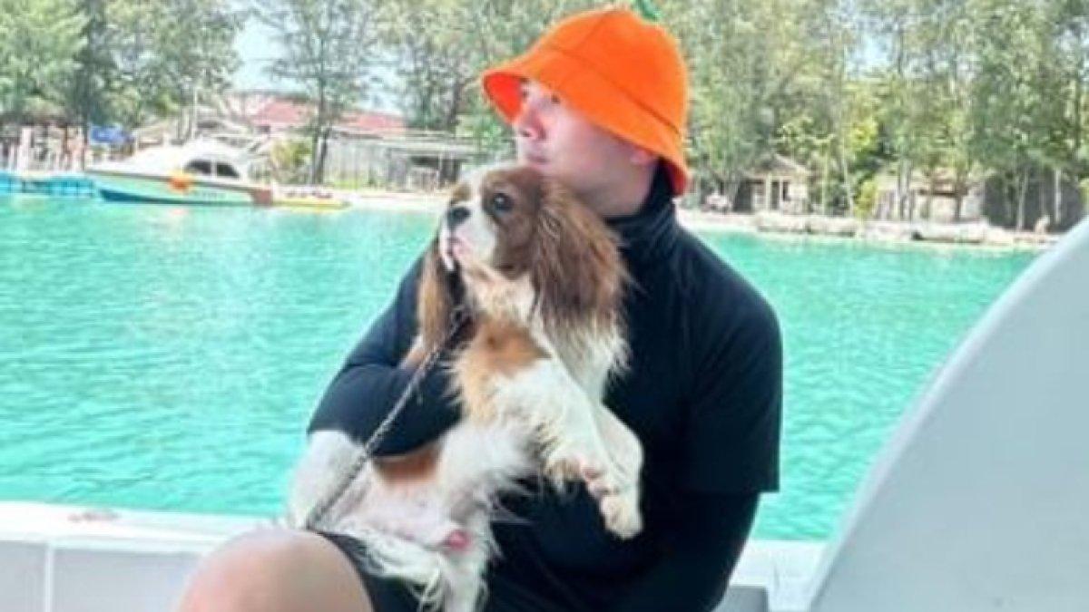 Boy William liburan sendiri ke pantai usai Ayu Ting Ting dilamar perwira TNI