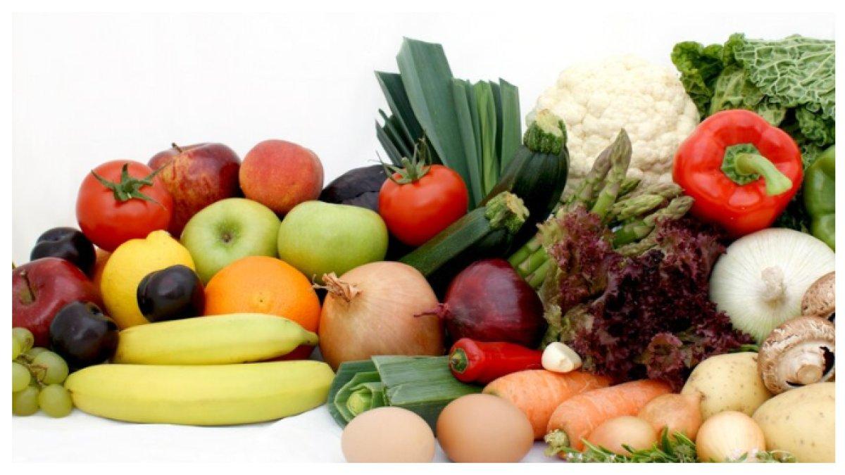 BUAH DAN SAYURAN SEGAR - Camilan sehat untuk anak? Buah & sayur organik! Potong kecil, simpan di wadah. Kismis & kurma kaya vitamin, zat besi, baik untuk gigi & tubuh.