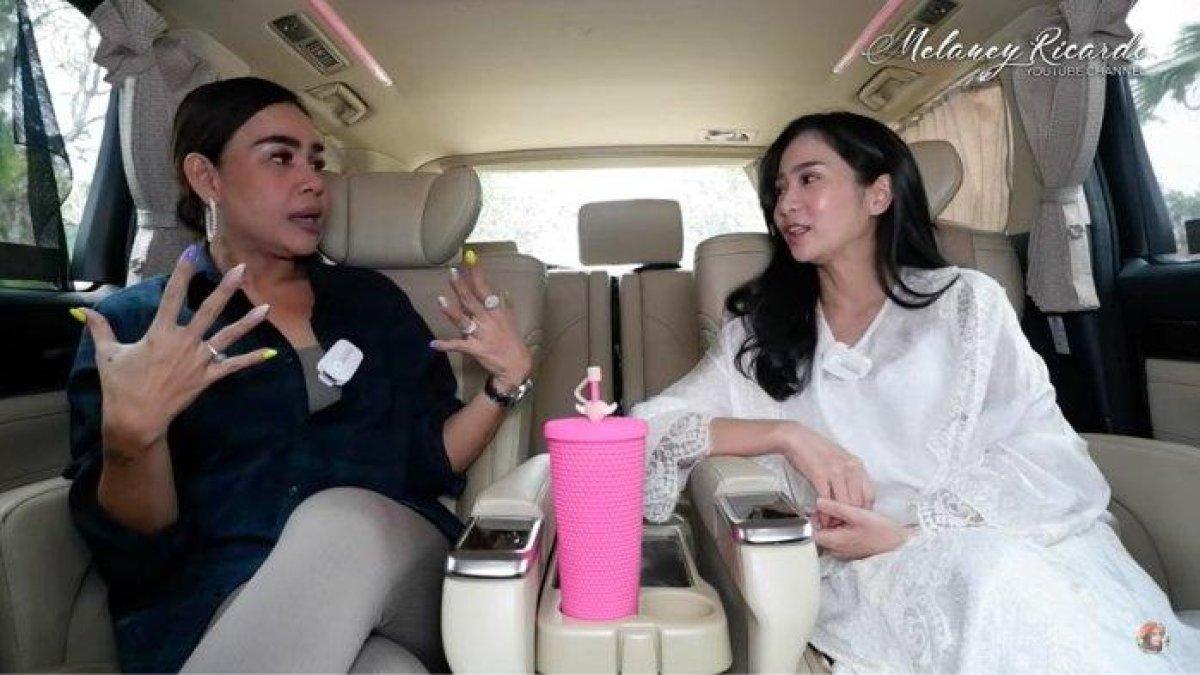 Bunga Zainal ungkap alasan tetap bekerja