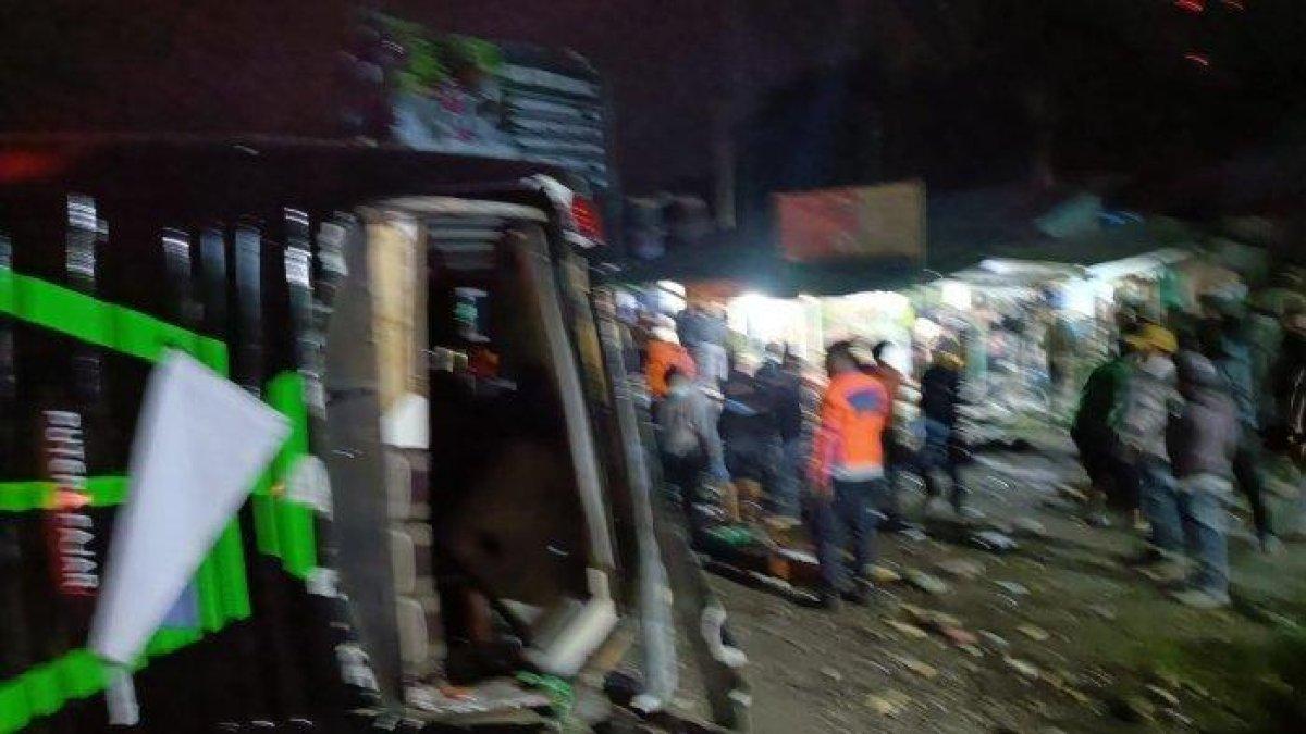 Bus yang membawa rombongan pelajar SMK Lingga Kencana Depok, mengalami kecelakaan di kawasan Ciater, Subang, Jawa Barat, Sabtu (11/5/2024) malam