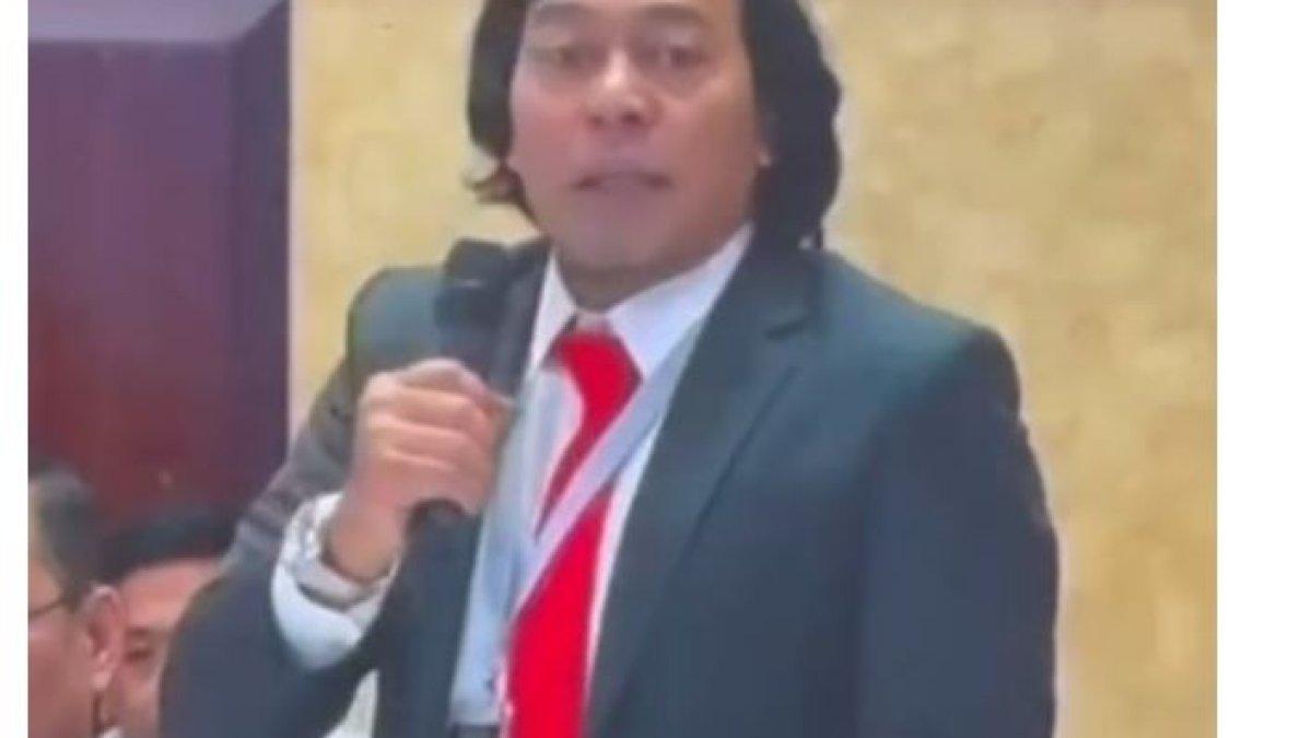 Cara Komeng menyampaikan unek-uneknya