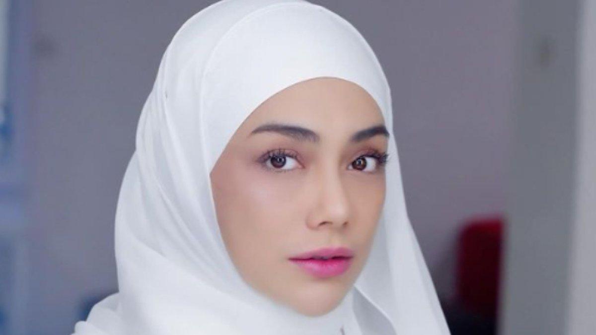 Celine Evangelista mualaf