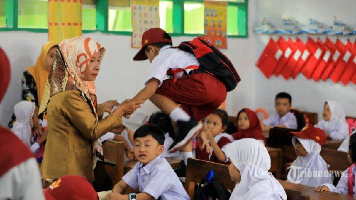 Contoh Kalimat Kesan-Pesan MPLS untuk Guru Pendamping