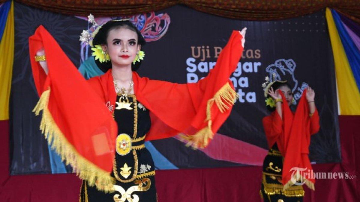 Contoh hiburan acara malam tirakatan 17 Agustus