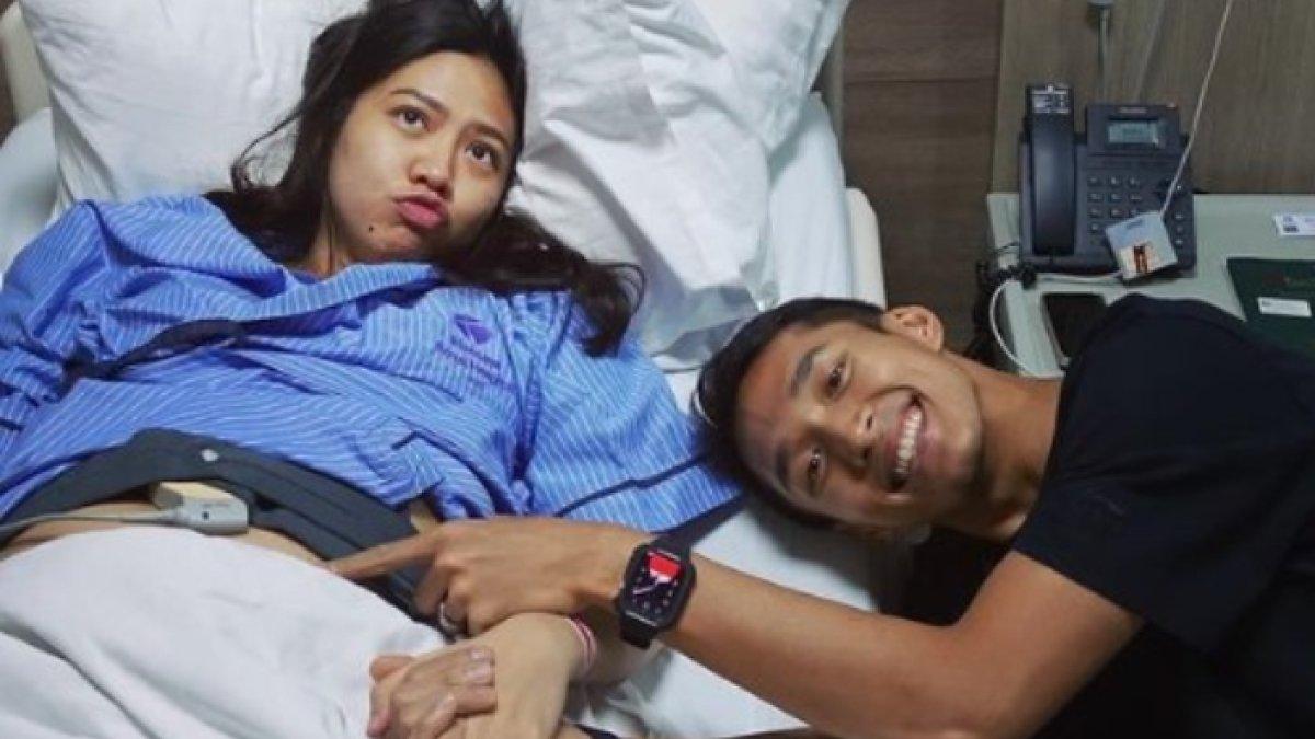 Curhat Jonathan Christie setelah jadi ayah