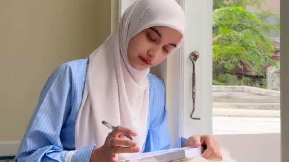 KEHIDUPAN CUT INTAN - Cut Intan Nabila kini fokus jadi ibu tunggal, ungkap rasanya urus anak tanpa suami.