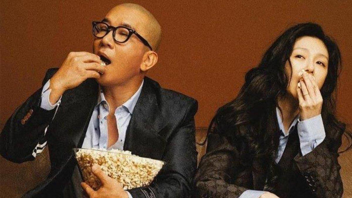 KENANG BARBIE HSU - DJ Koo mengenang kepergian sang istri, Barbie Hsu, yang bertepatan dengan hari jadi ketiga pernikahan mereka pada 8 Februari.