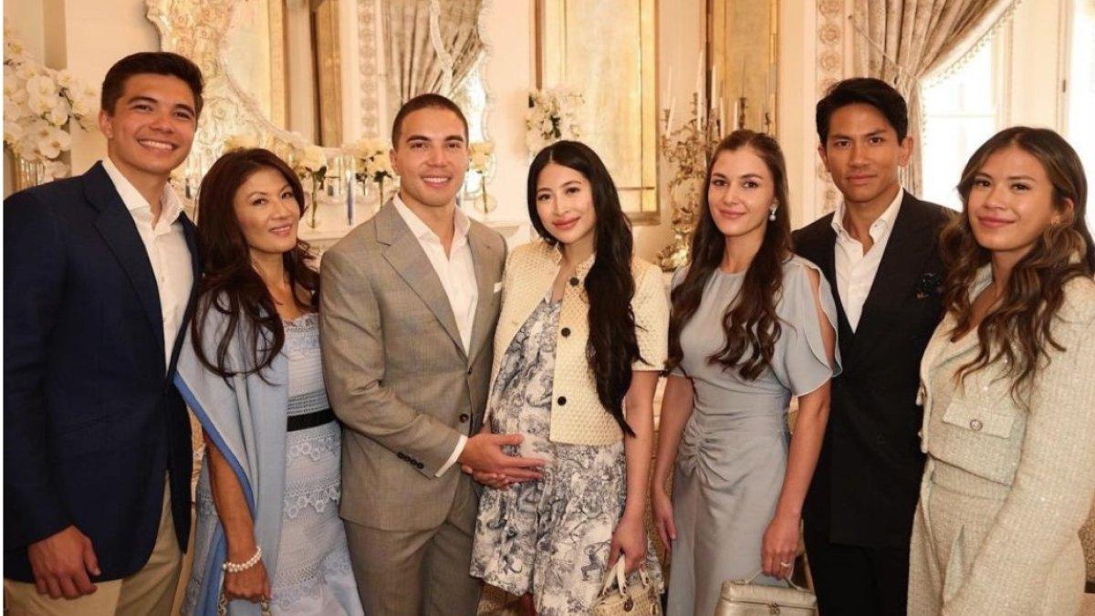 Dalam acara bridal shower Janetira