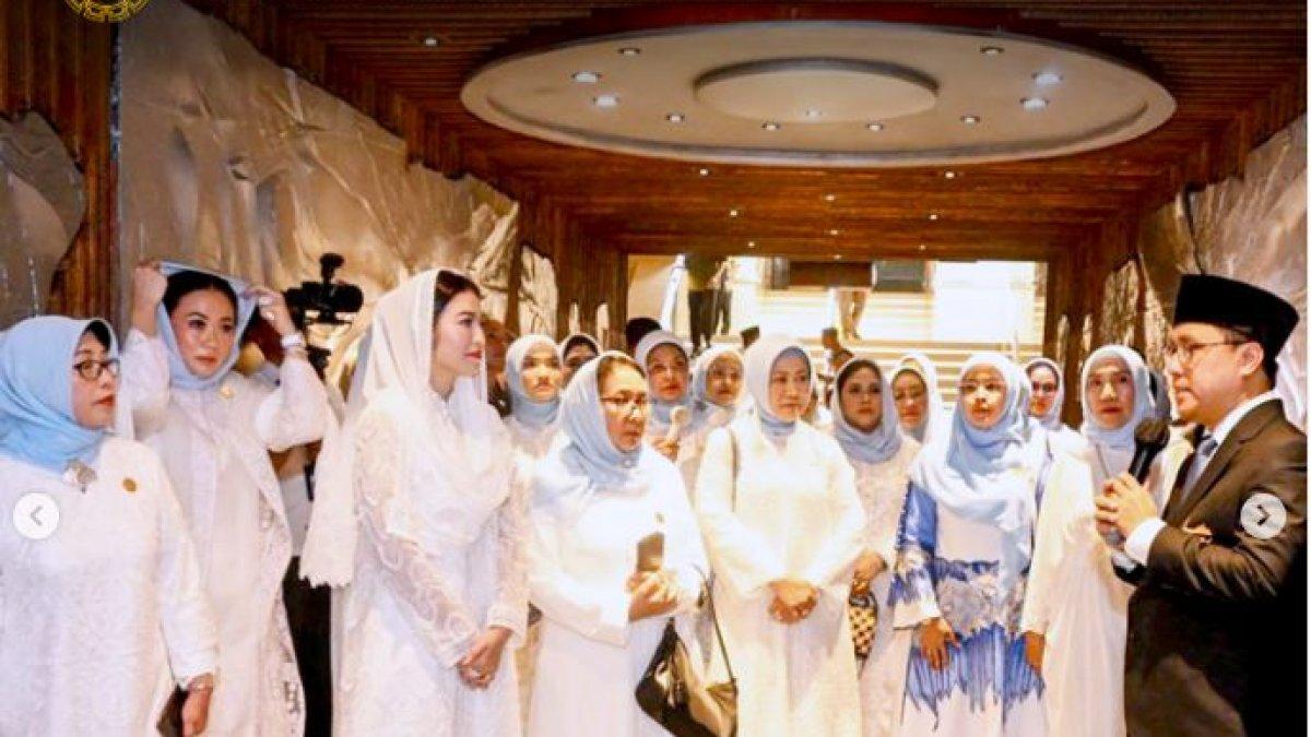 SELVI ANANDA BERBURU TAKJIL - Dalam acara tersebut, Selvi Ananda tampil dengan riasan natural.