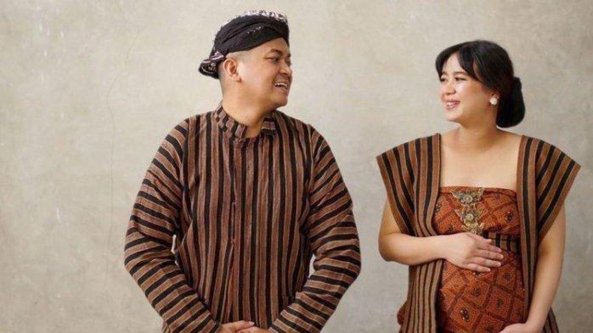 Pasangan suami istri asal Yogyakarta, Daniel Oscar Baskoro dan Erlinda Aji Ayuningrum, memanfaatkan teknologi ChatGPT untuk memilih nama buah hati pertama.
