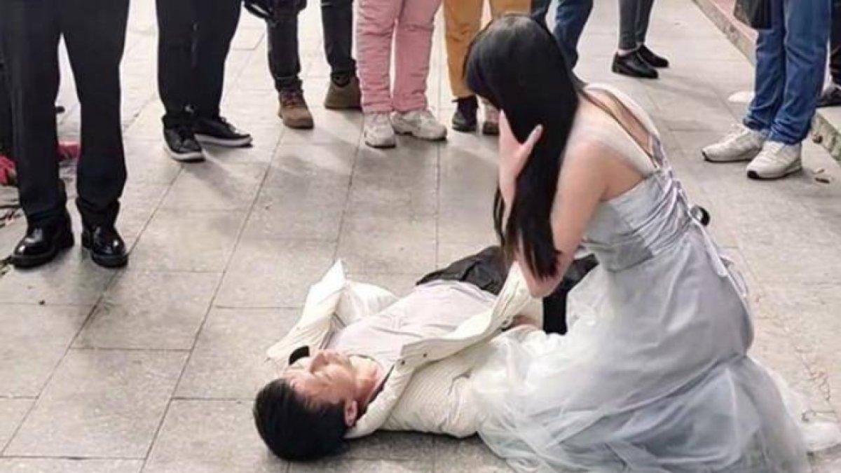 Datangi ke pernikahan mantan meski tak diundang, pria di China pingsan di tengah acara.