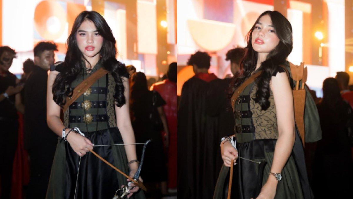 Davina Karamoy tampil menggoda