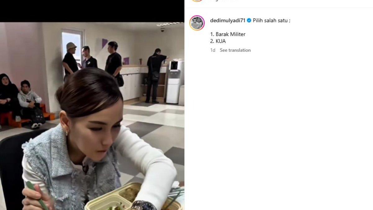 GODAAN DEDI MULYADI PADA AYU TING TING - Dedi Mulyadi kembali menunjukkan kedekatannya dengan memberikan perhatian khusus, bahkan disertai candaan menggoda kepada Ayu.