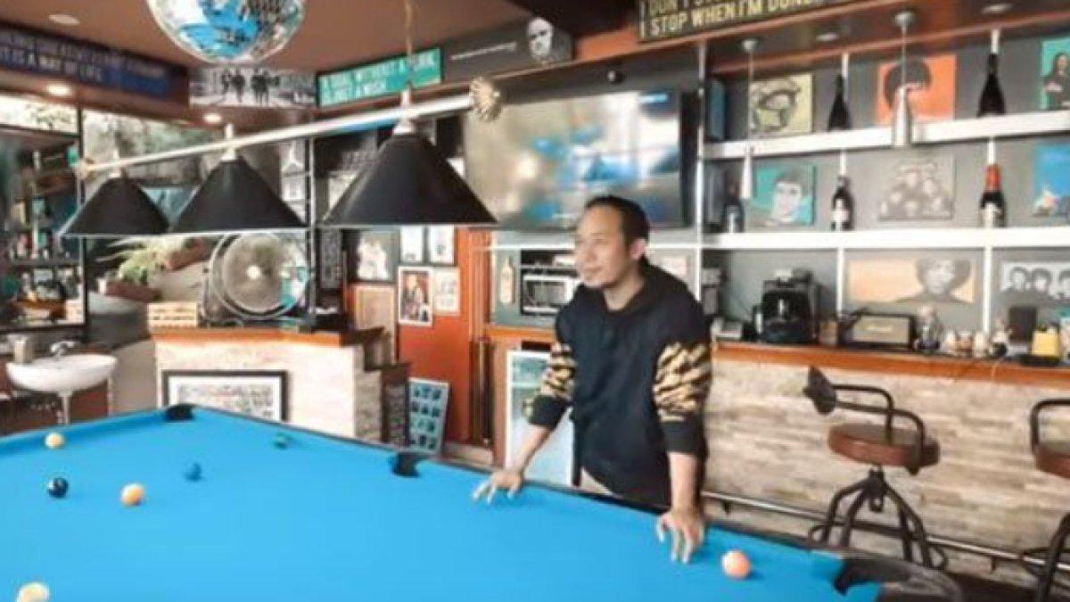 Denny Cagur buka tempat billiard