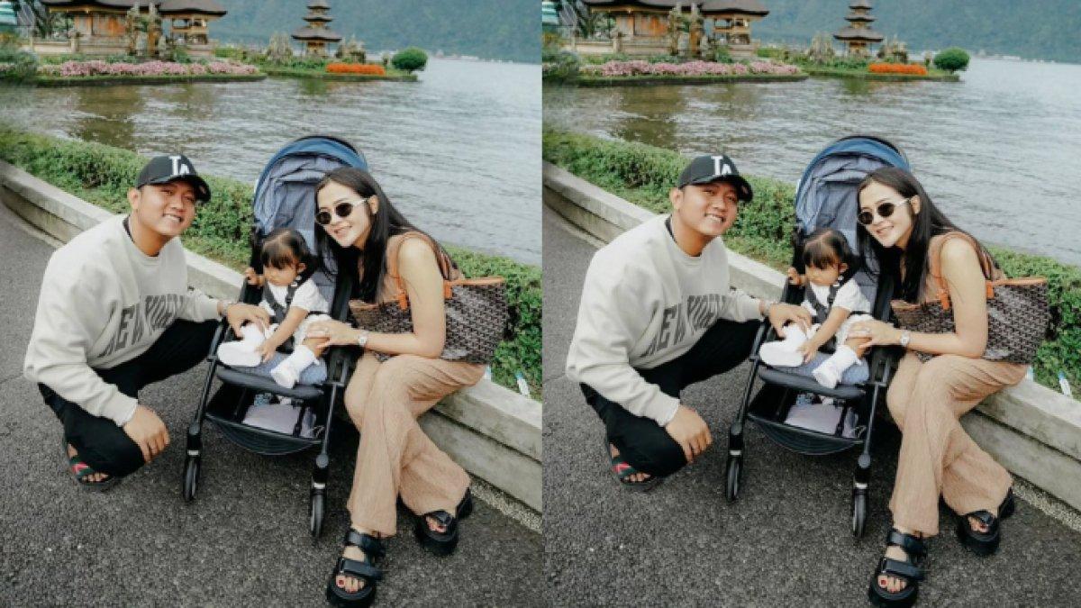 Denny Caknan bersama Bella Bonita dan baby Cunda liburan ke Bali