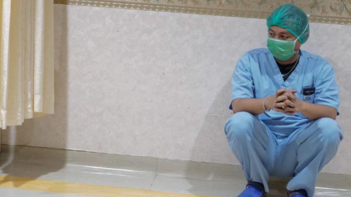 Denny ikut ke ruang operasi saat persalinan Bella Bonita