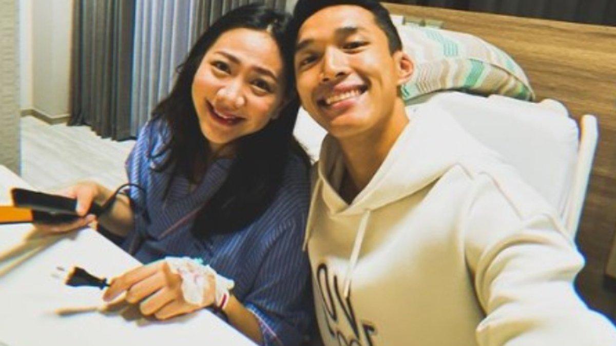 Detik-detik Jonathan Christie siaga temani istri jelang persalinan