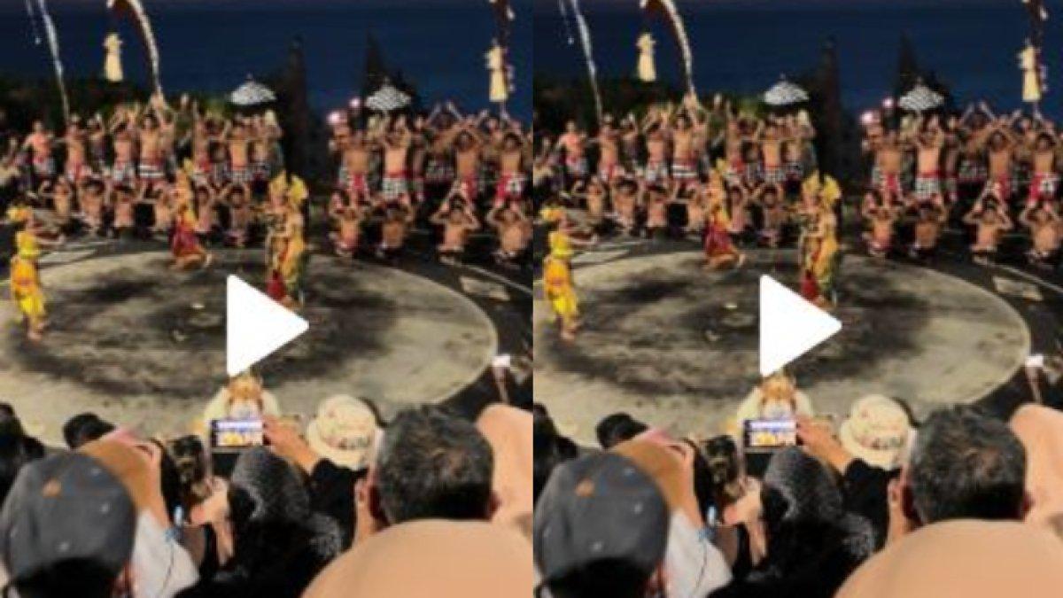Detik-detik pria lamar kekasihnya di tengah pertunjukan Tari Kecak