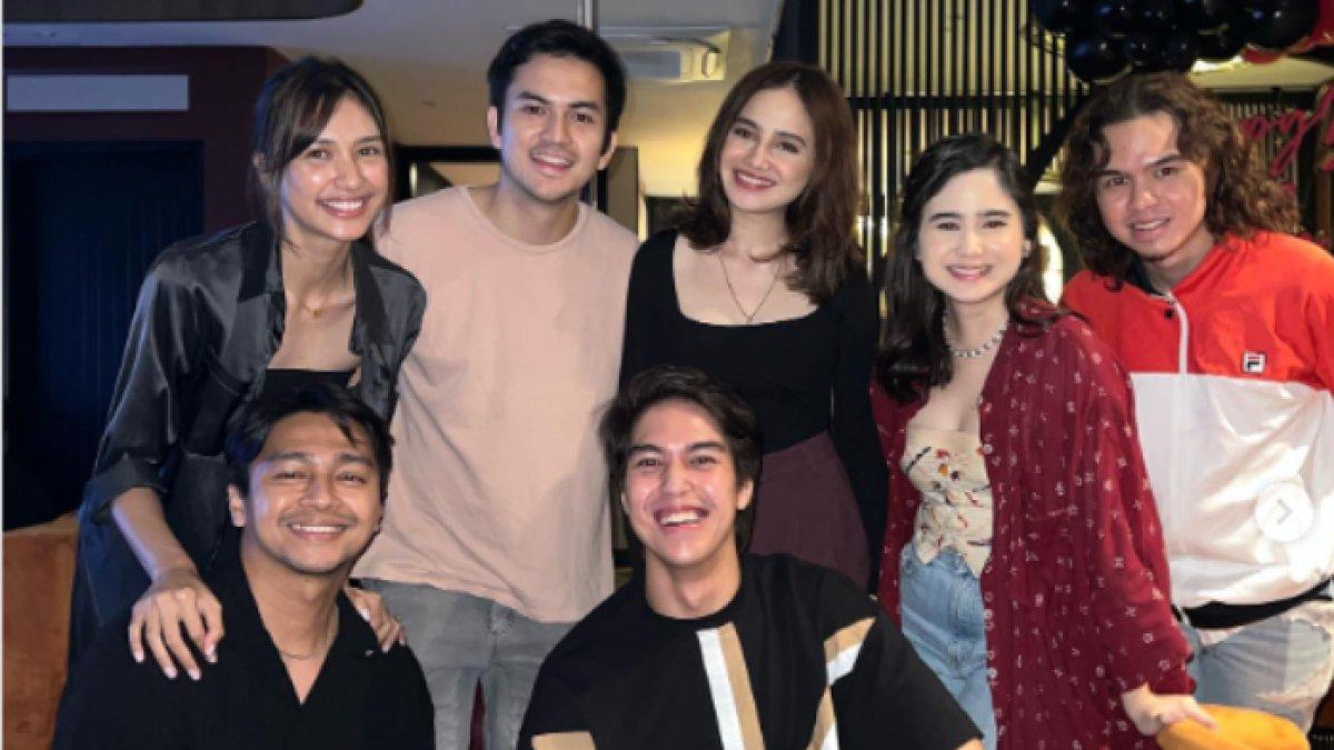 Di momen ultah Rizky Nazar tahun lalu, El Rumi dan Syifa Hadju sempat bertemu.
