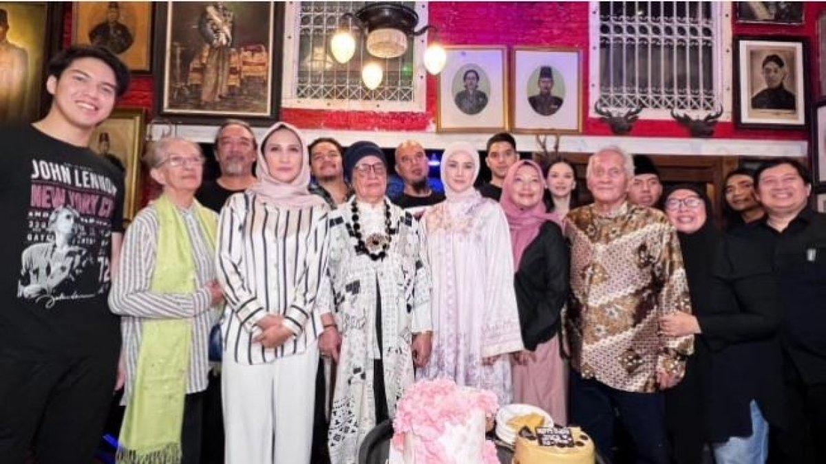 Dian Rahmaniar dikenal sebagai Manajer Republik Cinta