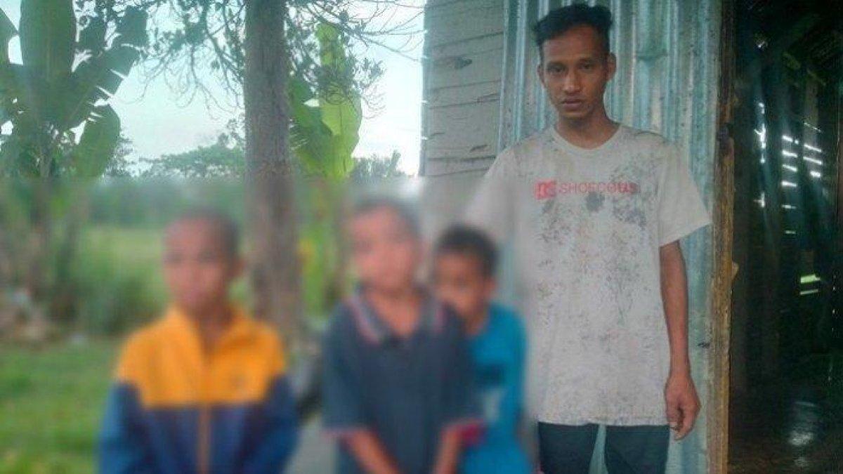 Diman dan ketiga adiknya di Kabupaten Konawe, Sulawesi Tenggara.
