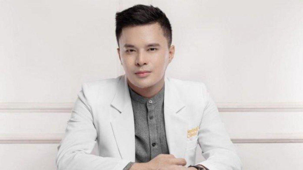 Dokter Oky Pratama memulai kariernya dengan merantau ke Padang, Sumatra Barat.
