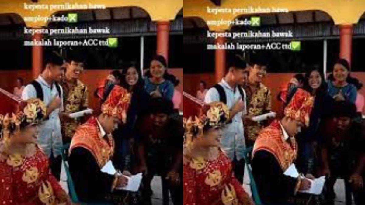 Dosen tampak sabar layani mahasiswa minta TTD laporan saat pesta pernikahan