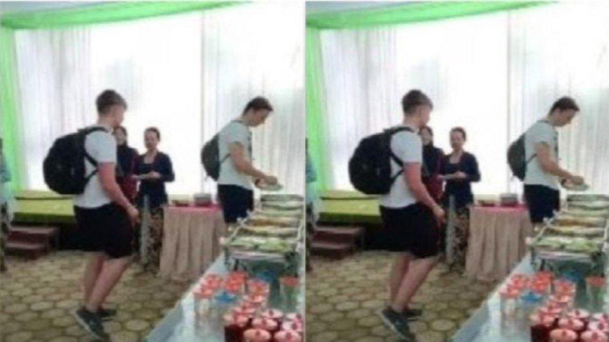Dua bule diajak makan prasmanan di hajatan warga, disambut hangat