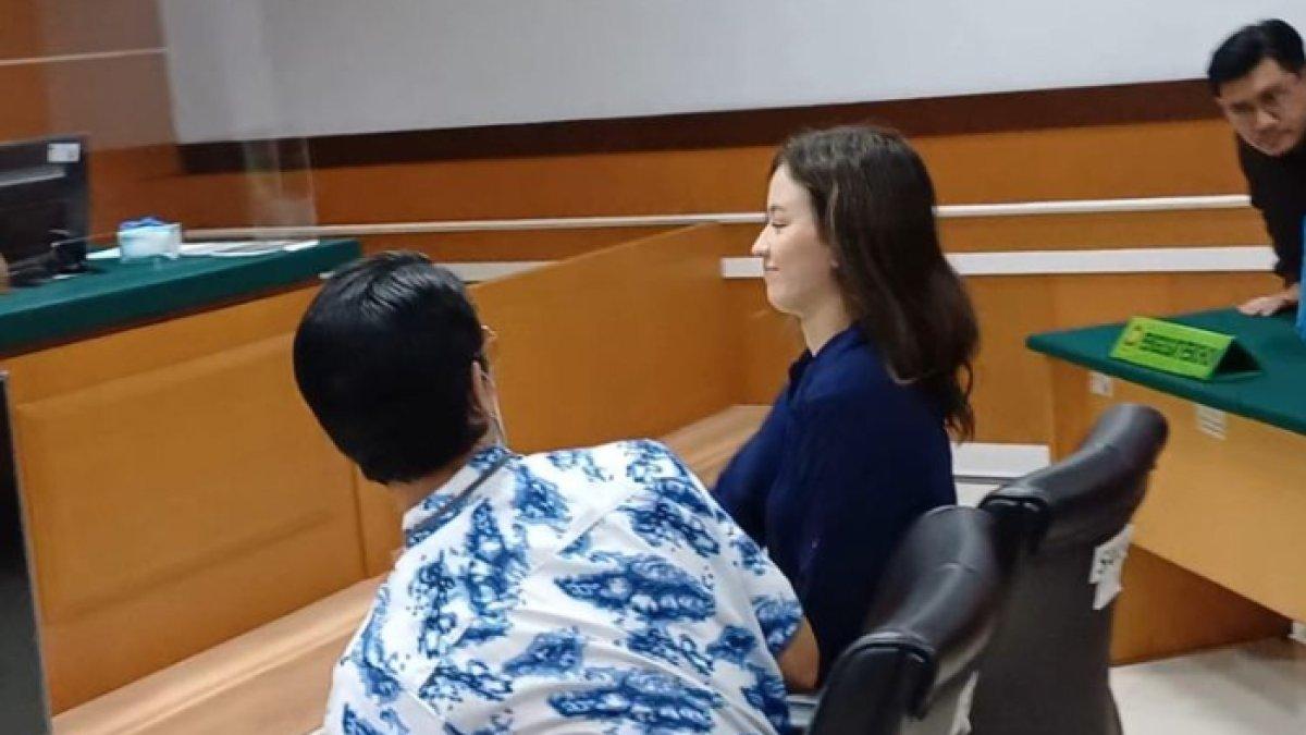 Edward Akbar tidak mau cerai dengan Kimberly Ryder