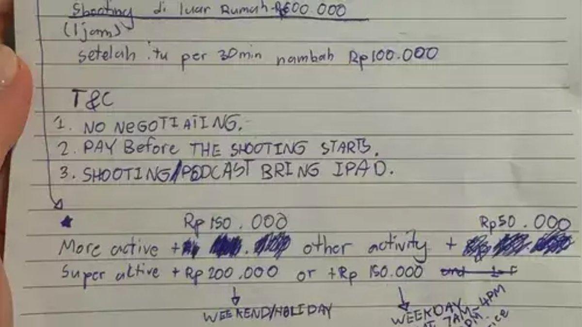 TARIF SYUTING EL BARACK - El Barack memasang tarif mulai dari berbagai jenis kegiatan syuting yang ia tawarkan, mulai dari podcast hingga kegiatan di luar  rumah.