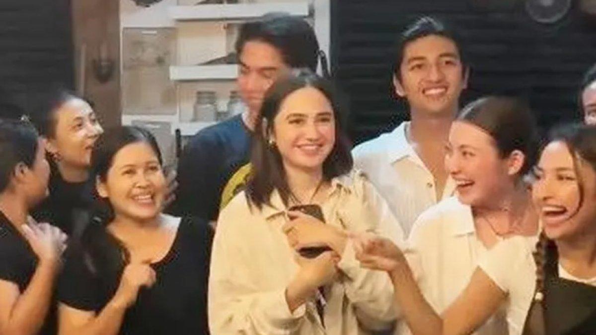 El Rumi dan Syifa Hadju mengunjungi restoran milik mertua Jennifer Coppen.