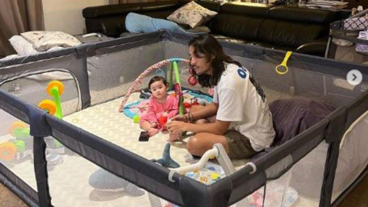 Ello gantian momong anak