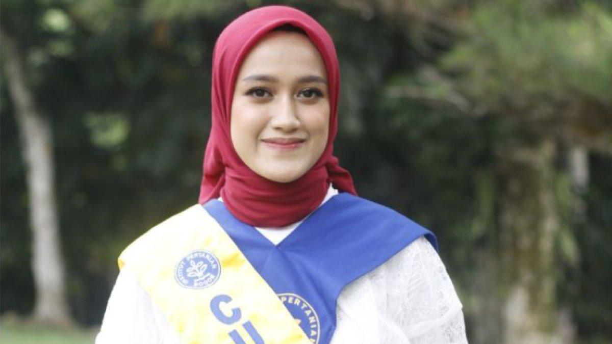 Erica Mutiara Fatimah, lulusan IPB dapat IPK 4,0 dan diterima kerja di Pertamina sebelum wisuda.