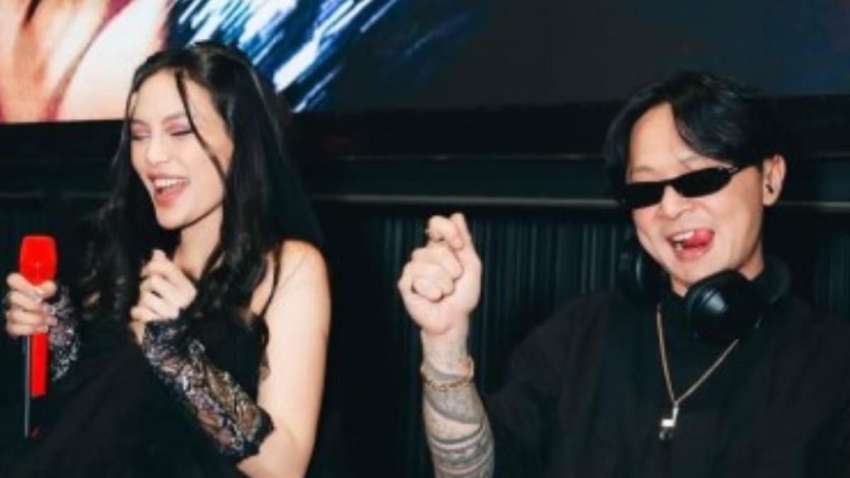 KENALKAN KE IBU - DJ Bravy sudah mengenalkan Erika Carlina ke orang tuanya.