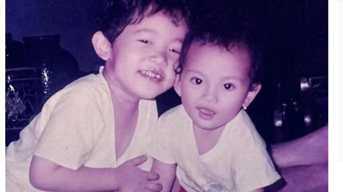 MASA KECIL ERIKA CARLINA - Erika kecil juga tampak menikmati masa-masa bermain dengan anak lain. 