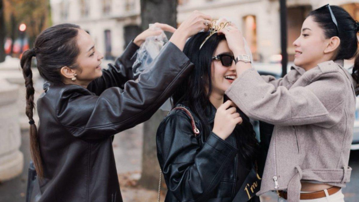 Febby Rastanty kenakan aksesoris bridal shower
