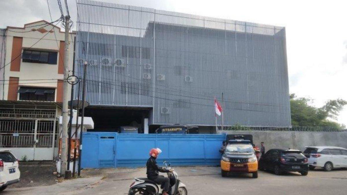 Foto gedung yang digerbek oleh Polda kepri dan Interpol yang berisi puluhan WNA China dalam kejahatan Skimming di Batam.